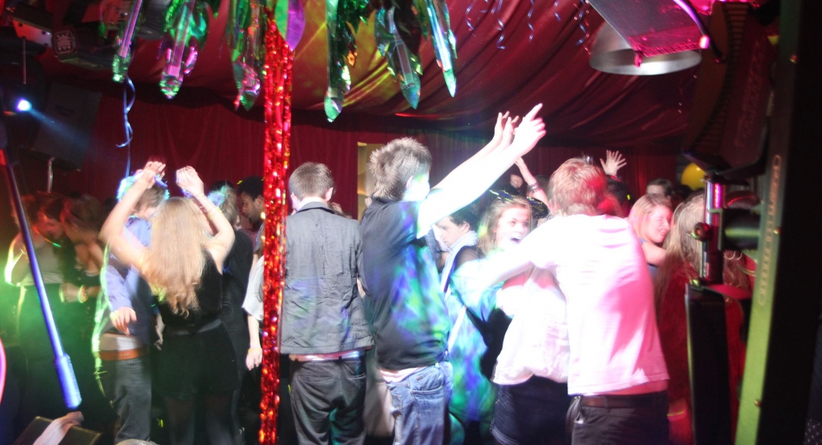 Image of young people dancing